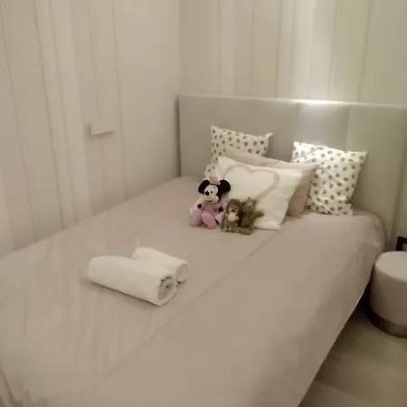 Admiral Apartman With Pool And Garden