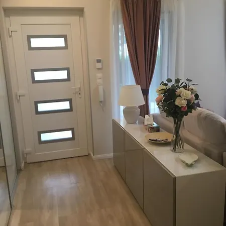 Apartamento Admiral Apartman With Pool And Garden *