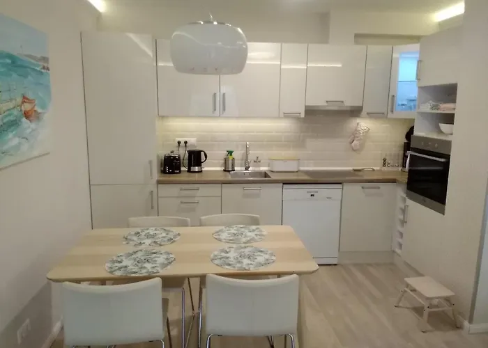 Admiral Apartman With Pool And Garden Appartamento