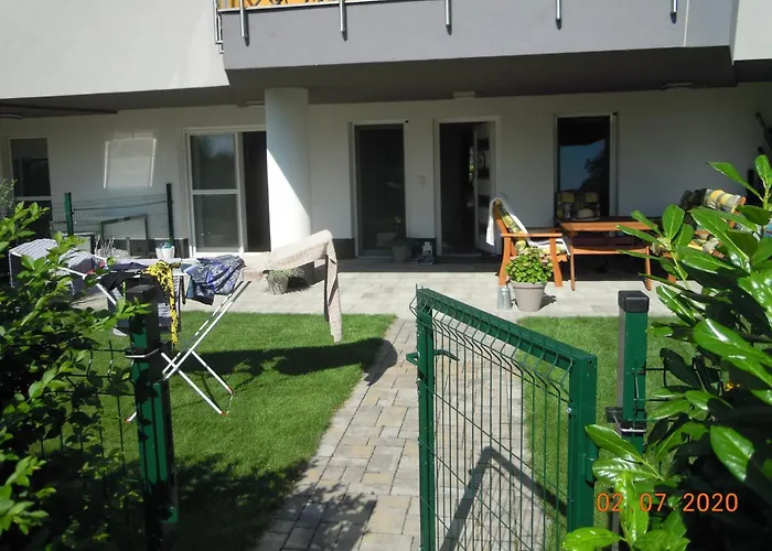 Admiral Apartman With Pool And Garden Daire