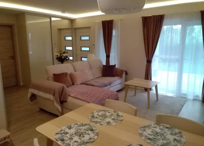 Admiral Apartman With Pool And Garden