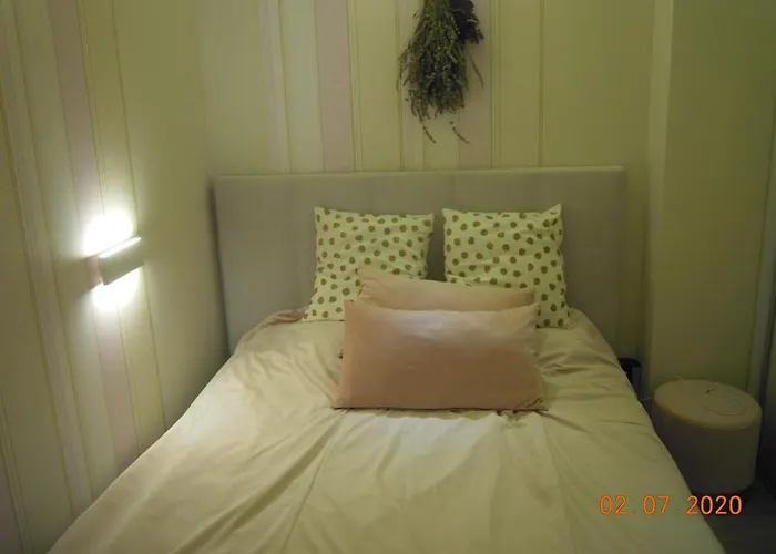 Admiral Apartman With Pool And Garden Appartamento *