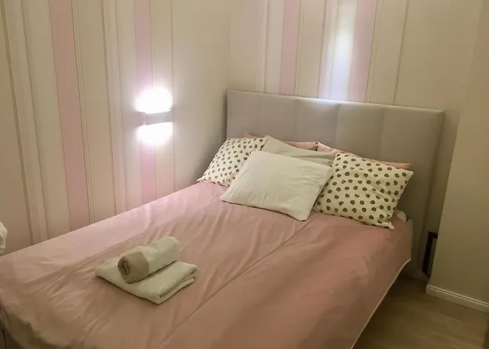 Admiral Apartman With Pool And Garden Appartamento *