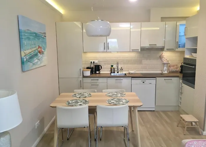 Daire Admiral Apartman With Pool And Garden Siofok