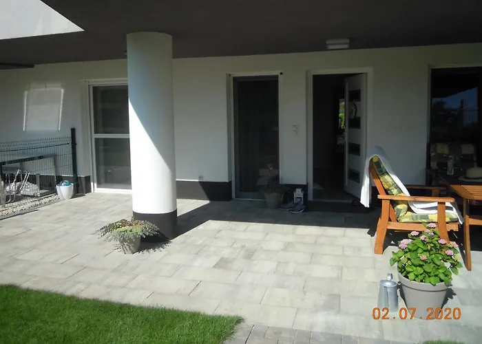 Admiral Apartman With Pool And Garden Appartamento *