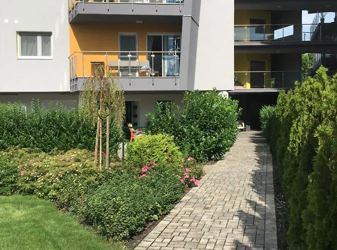 Admiral Apartman With Pool And Garden